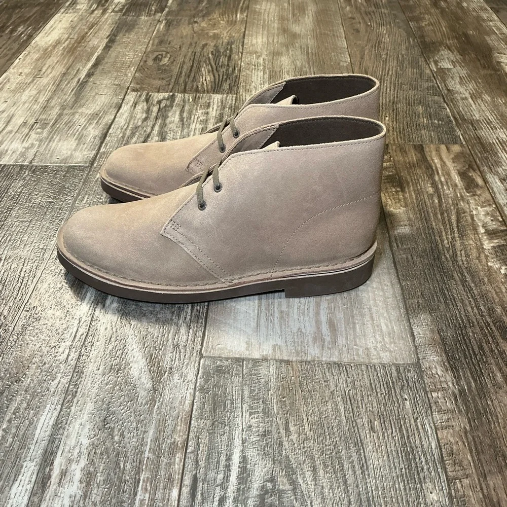 Clark’s Men's Tan Suede Desert Boots Size 7.5